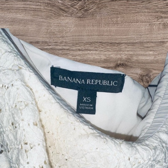 Banana Republic Chic Off-White One shoulder Lace Ruffled Dressy Top Size XS - Picture 2 of 3